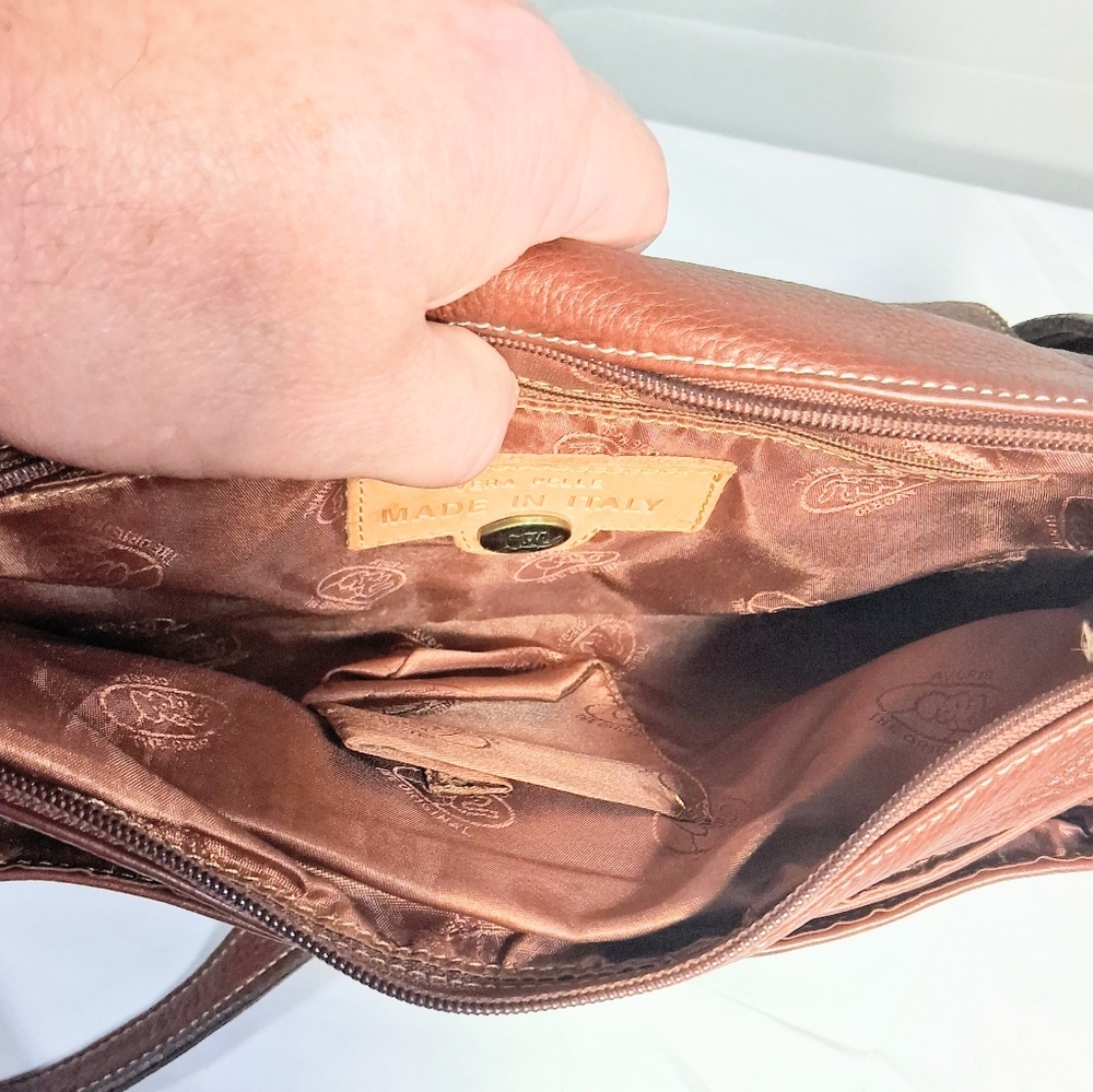Avorio Vera Pelle Italian Fine Buttery Leather Magnetic Snap Shoulder/Sling Bag - Picture 7 of 12